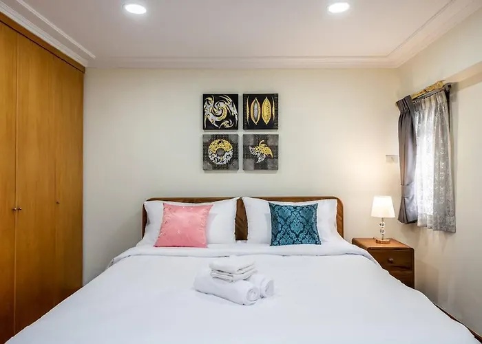 At Nana-5bed, Center, Nana Bts, Mbk, World, Siam Bangkok