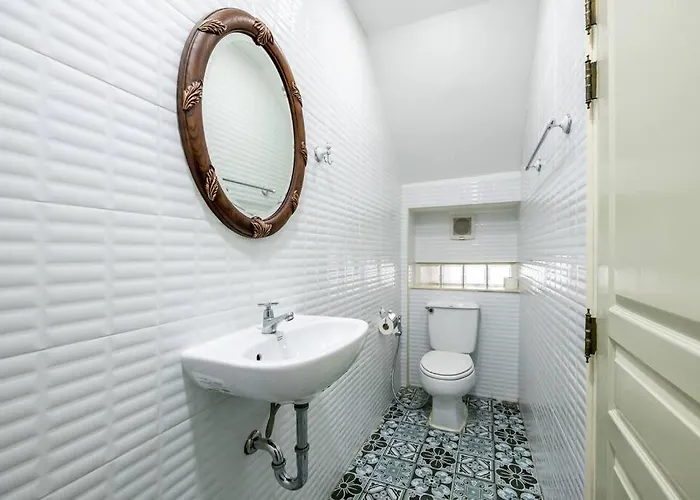 At Nana-5bed, Center, Nana Bts, Mbk, World, Siam * Bangkok