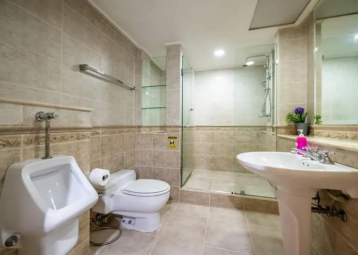 At Nana-5bed, Center, Nana Bts, Mbk, World, Siam Bangkok