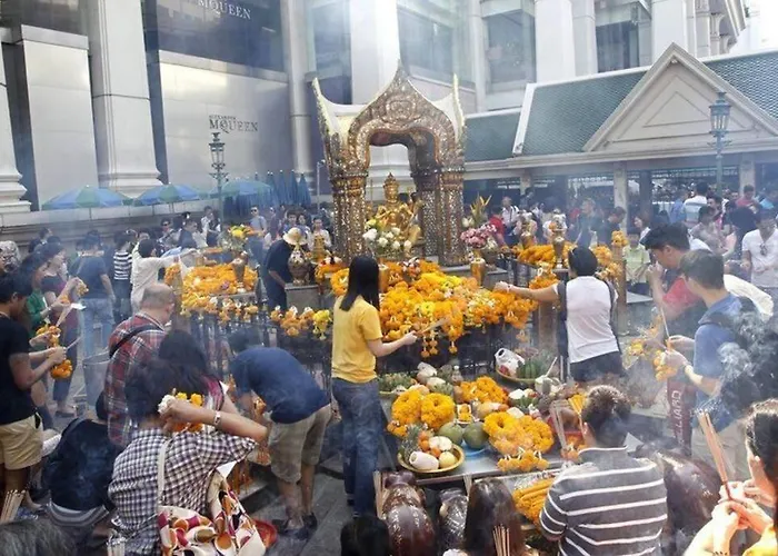 At Nana-5bed, Center, Nana Bts, Mbk, World, Siam Bangkok